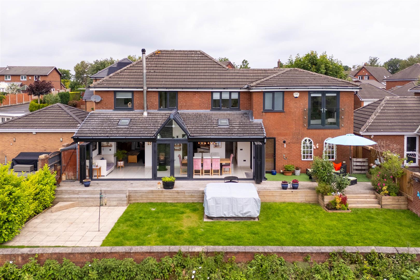 5 bed property in Merton Grove, Chorley